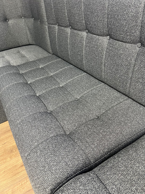 Detail showing a buttoned cushion and backrest option